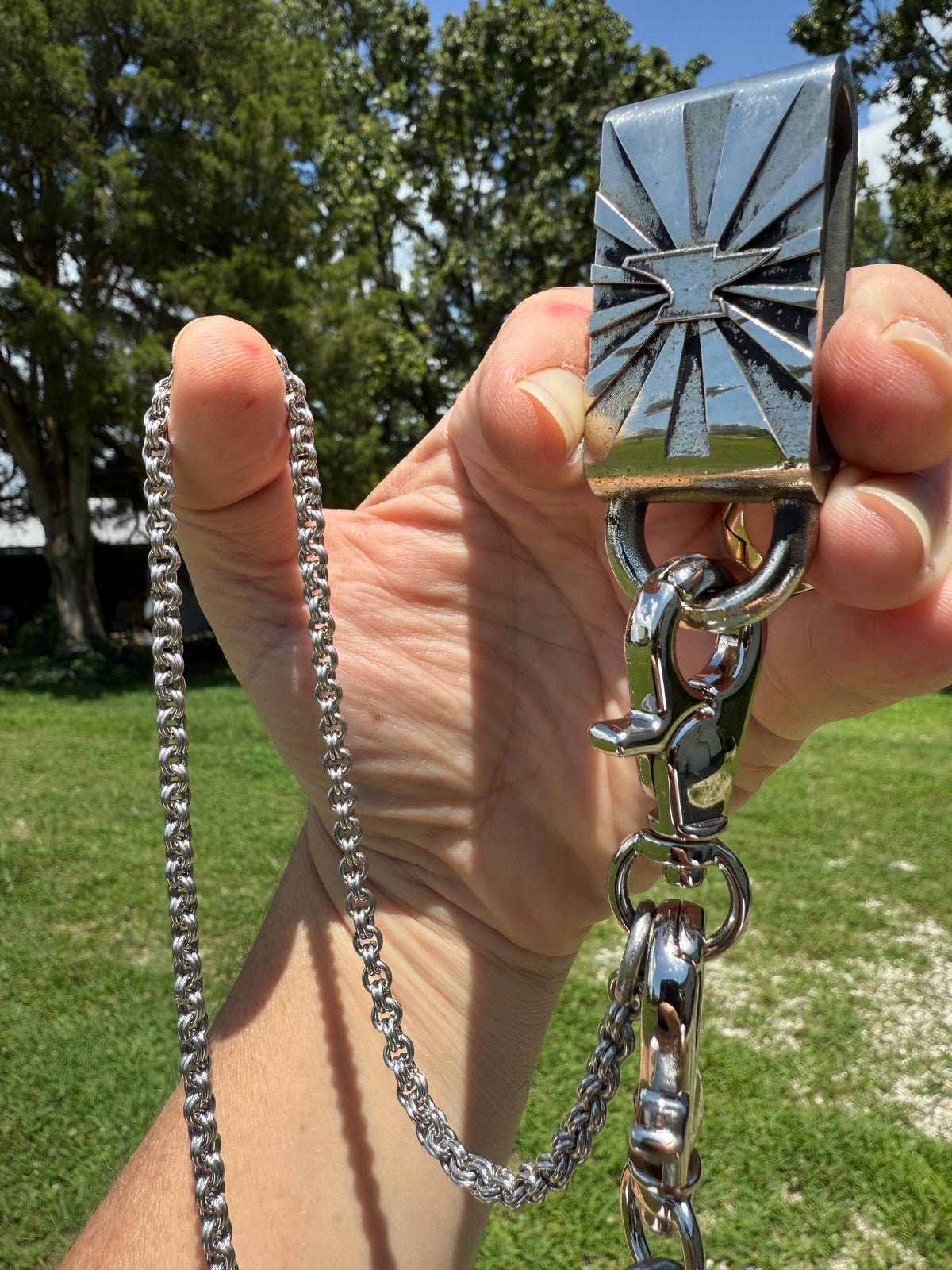 21 Inch Anvil Wallet Chain - Slim 2 In 2 with White Belt Charm - Anvil Customs