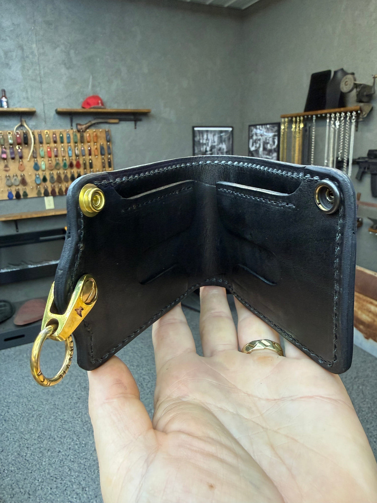 5G Bifold Leather Chain Wallet - Chocolate Hippo