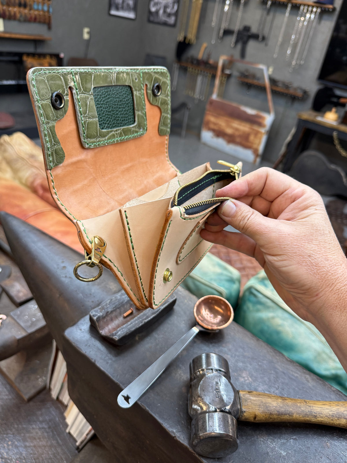 Anvil 5G Accordion Wallet - Army Green Alligator