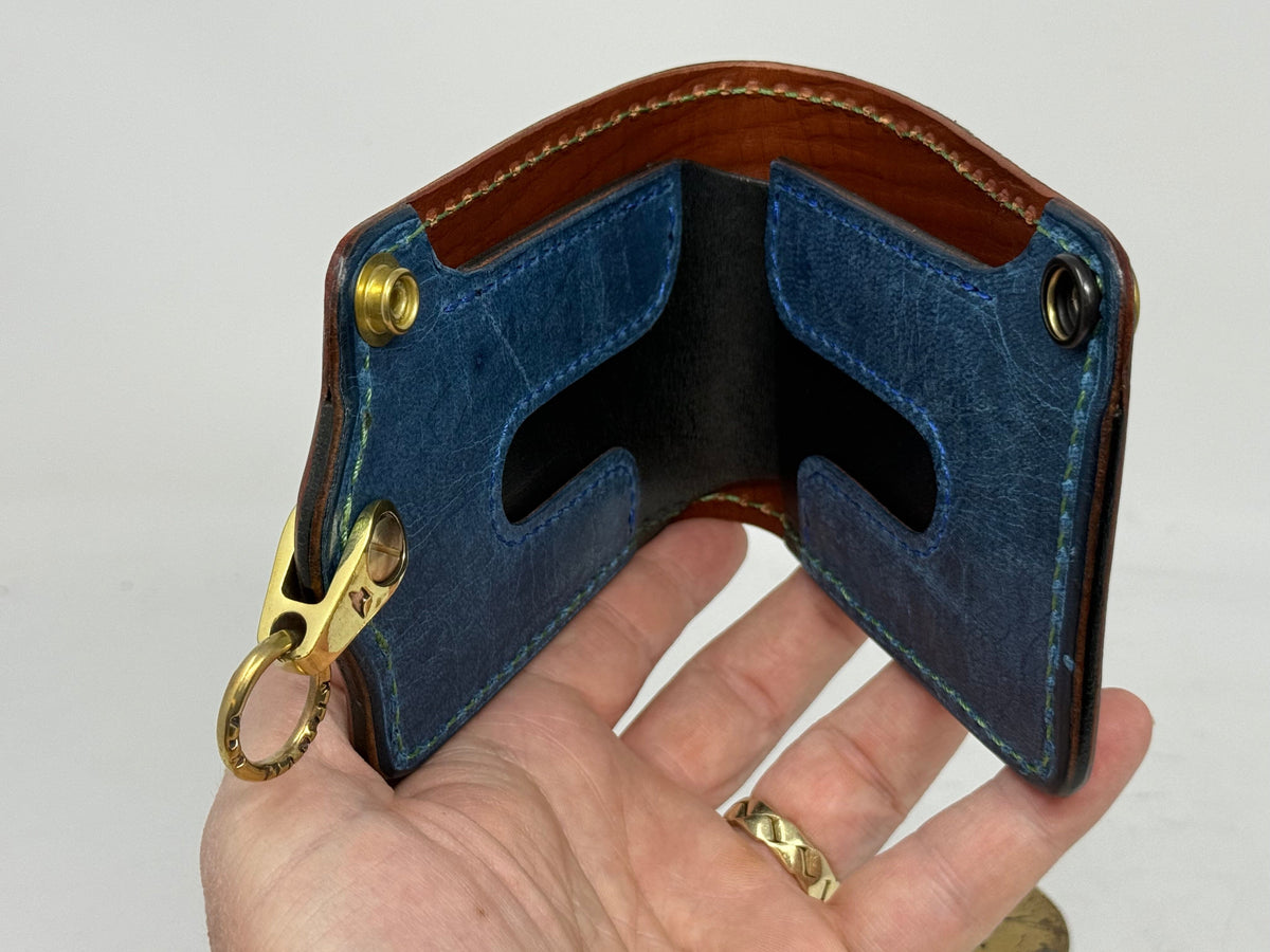 Anvil 5G Bifold Leather Chain Wallet - Metallic Emerald Stingray - Anvil Customs
