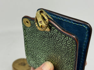 Anvil 5G Bifold Leather Chain Wallet - Metallic Emerald Stingray - Anvil Customs