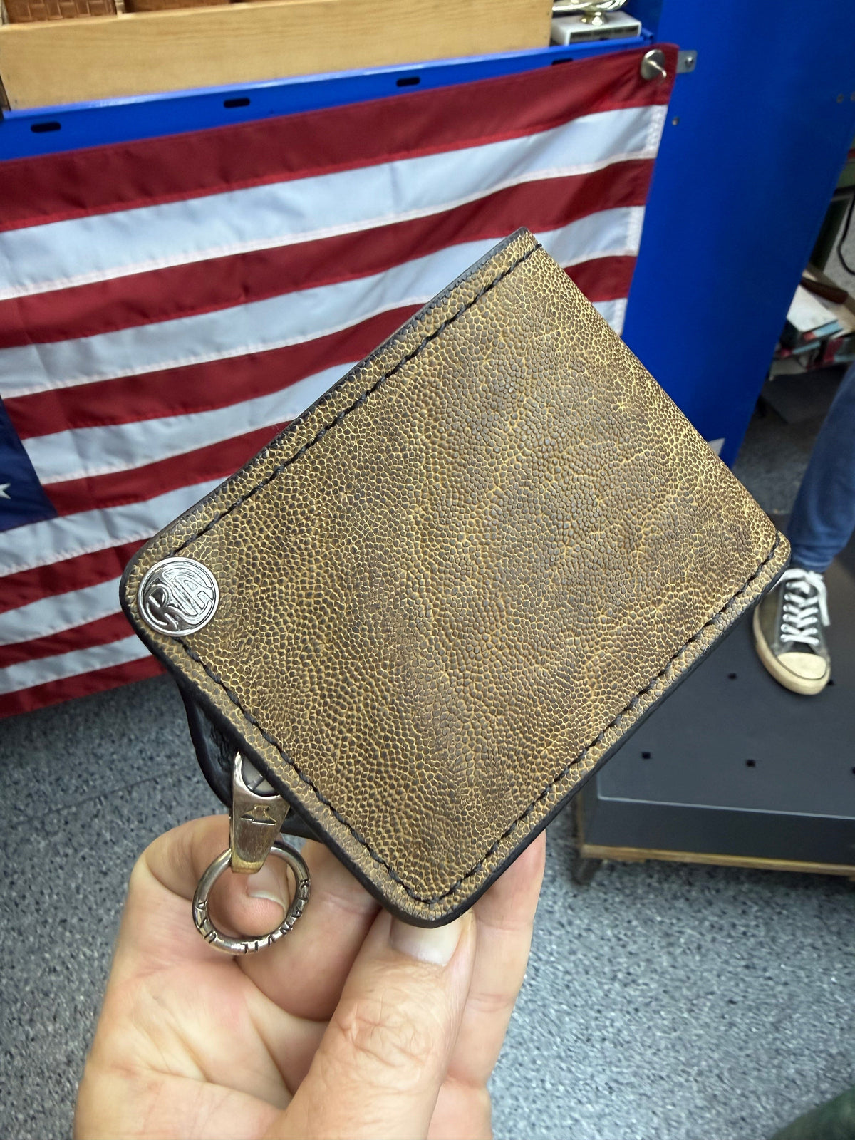 ANVIL 5G Bifold Leather Chain Wallet - Tan Elephant