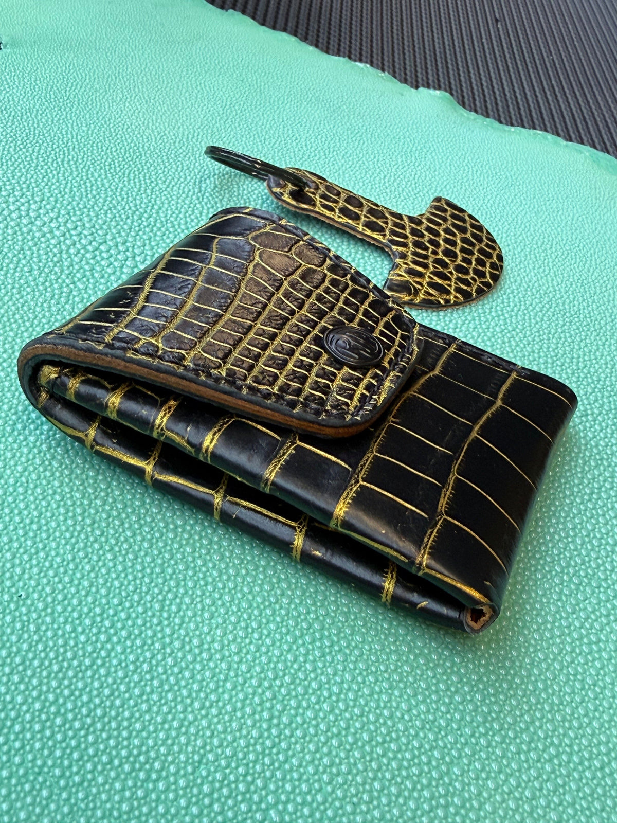 Sarasota Wallet - Black/Gold Alligator - Anvil Customs