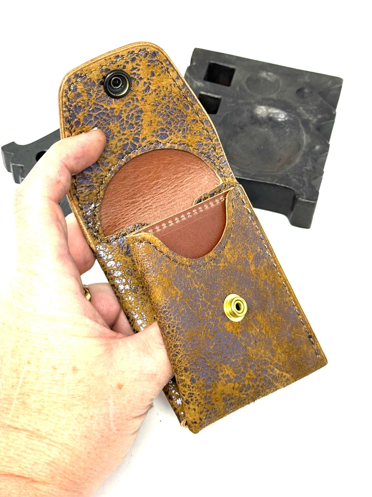 Sarasota Wallet - Fallout - Anvil Customs