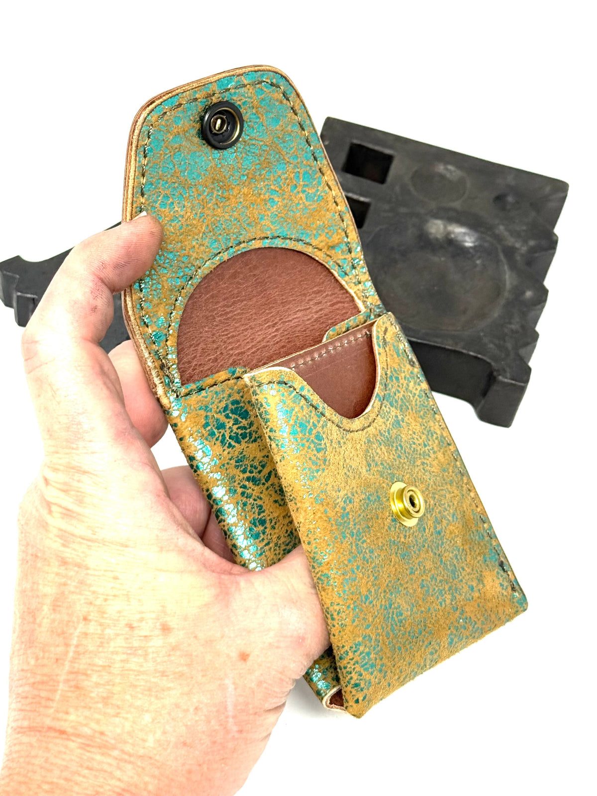 Sarasota Wallet - Fallout - Anvil Customs