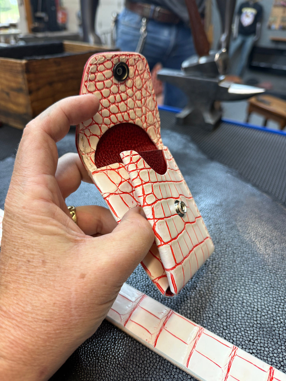 Sarasota Wallet - White/Red Alligator