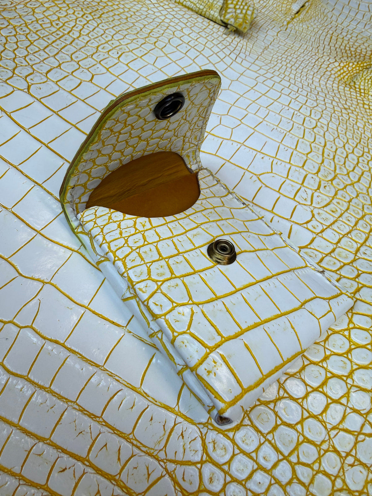 Sarasota Wallet - White/Yellow Alligator - Anvil Customs